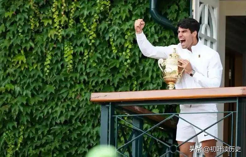  费德勒回归赛场，败北首场状态亮眼，利物浦观众沸腾！-九游会